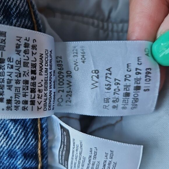 LEVIS 501 Womens High Rise Cut Off Denim Shorts Size 28 Light Wash Frayed... - Picture 8 of 9